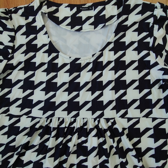 EUC Plus Size Reborn Collection Houndstooth Empire Waist Tunic - Size 2X - Picture 4 of 9